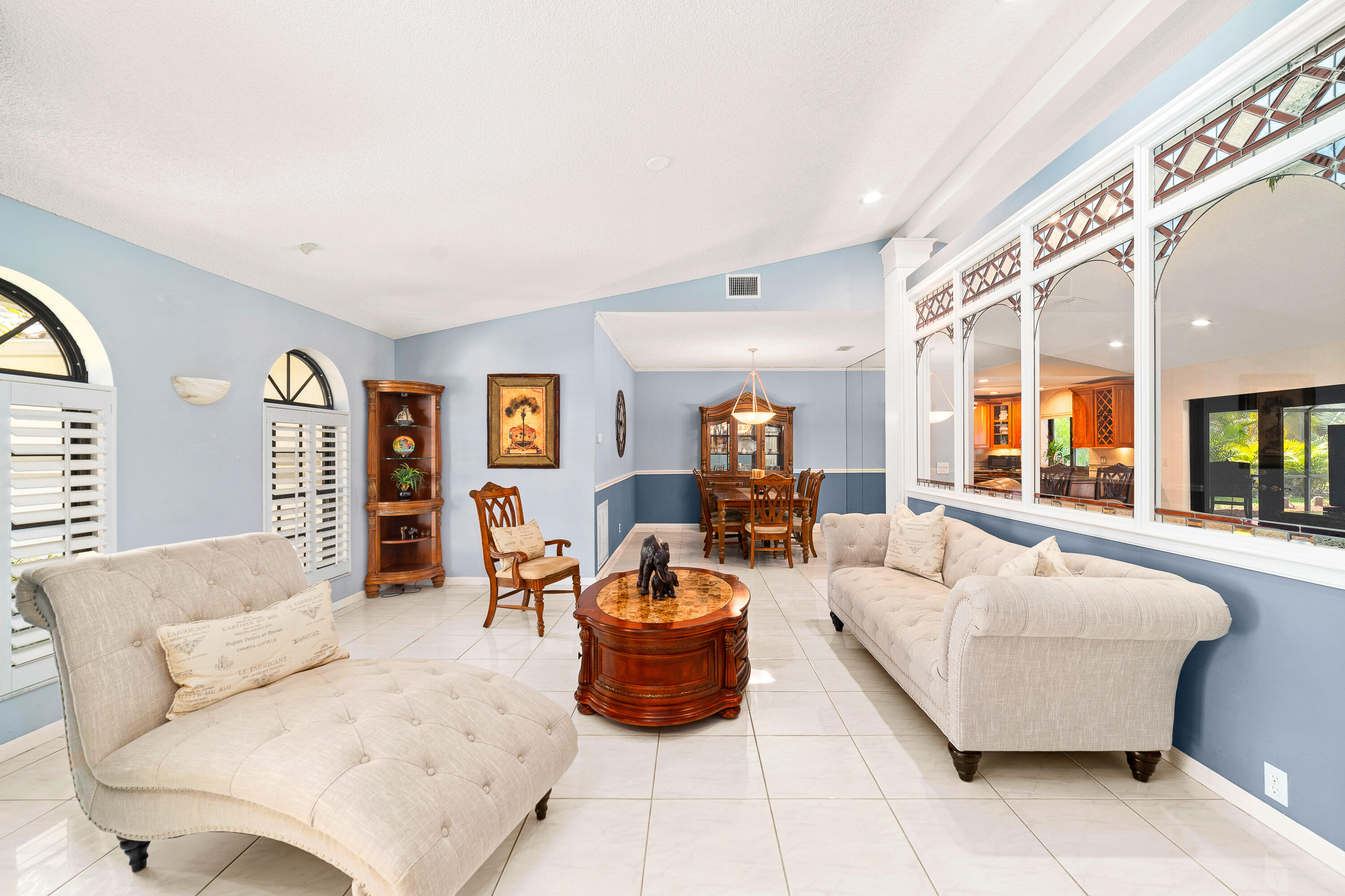 10086 Canoe Brook Circle Boca Raton, FL 33498 - Photo 6 of 44 Living room