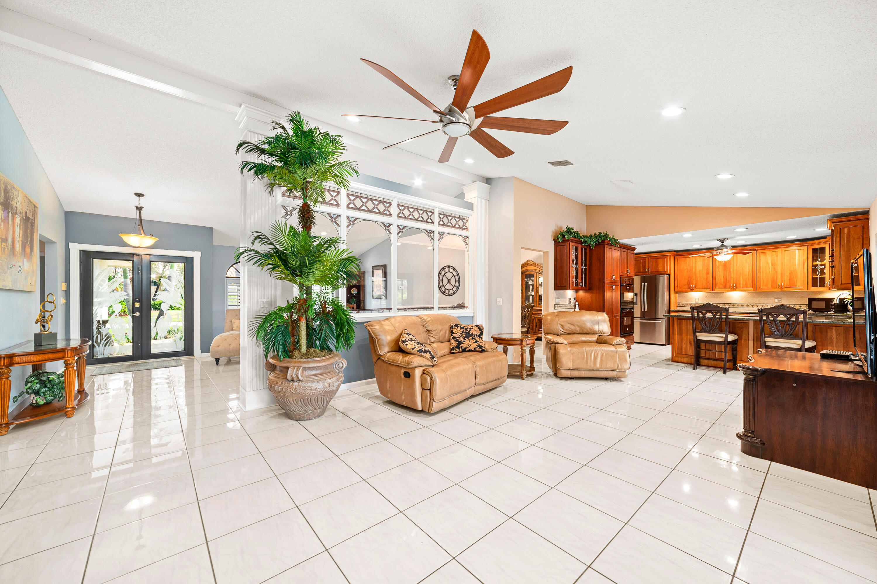 10086 Canoe Brook Circle Boca Raton, FL 33498 - Photo 9 of 44 Family room