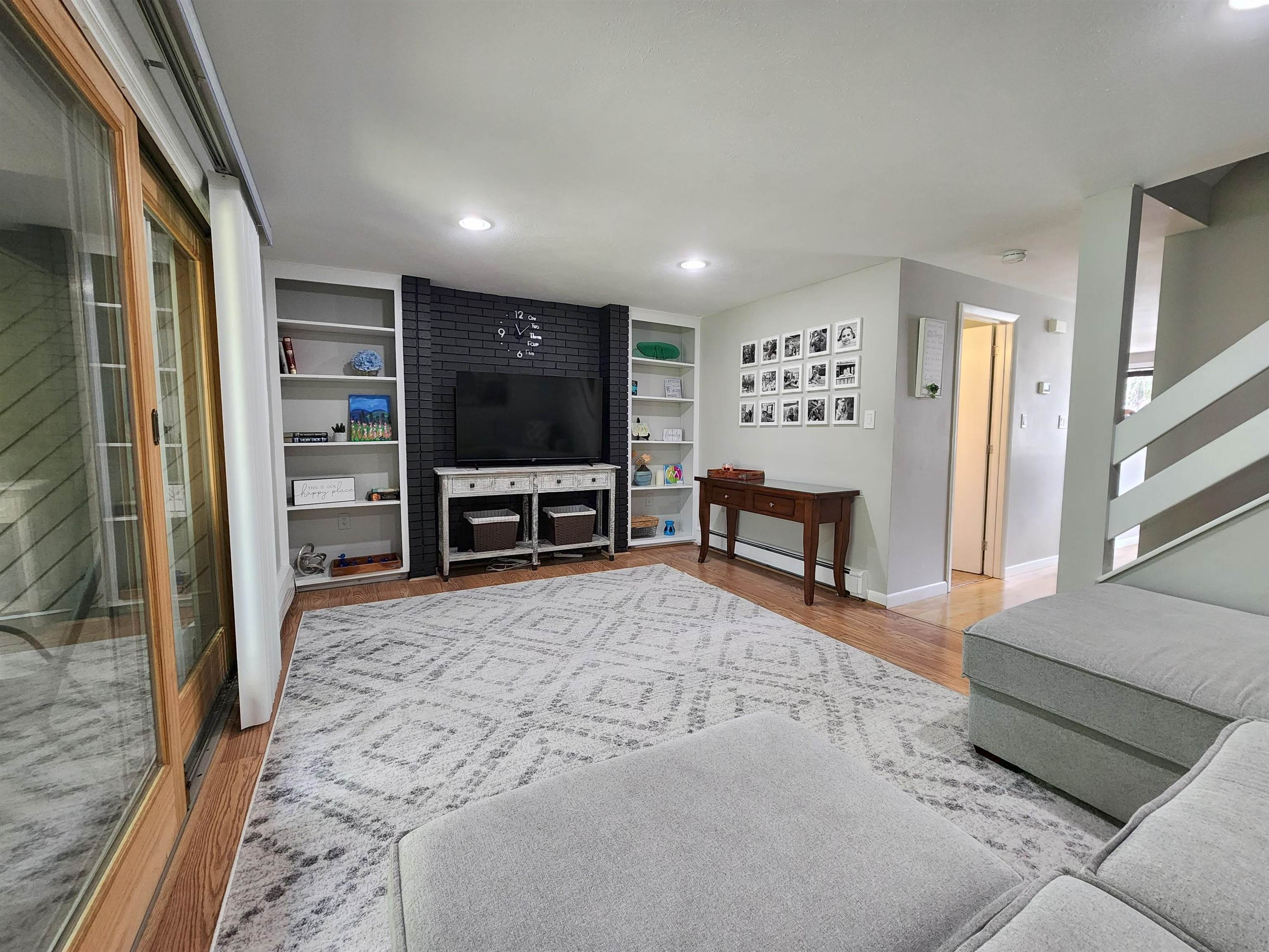 55 Spring Cove Road Nashua, NH 03062 - Photo 10 of 26 Gallery Image 10