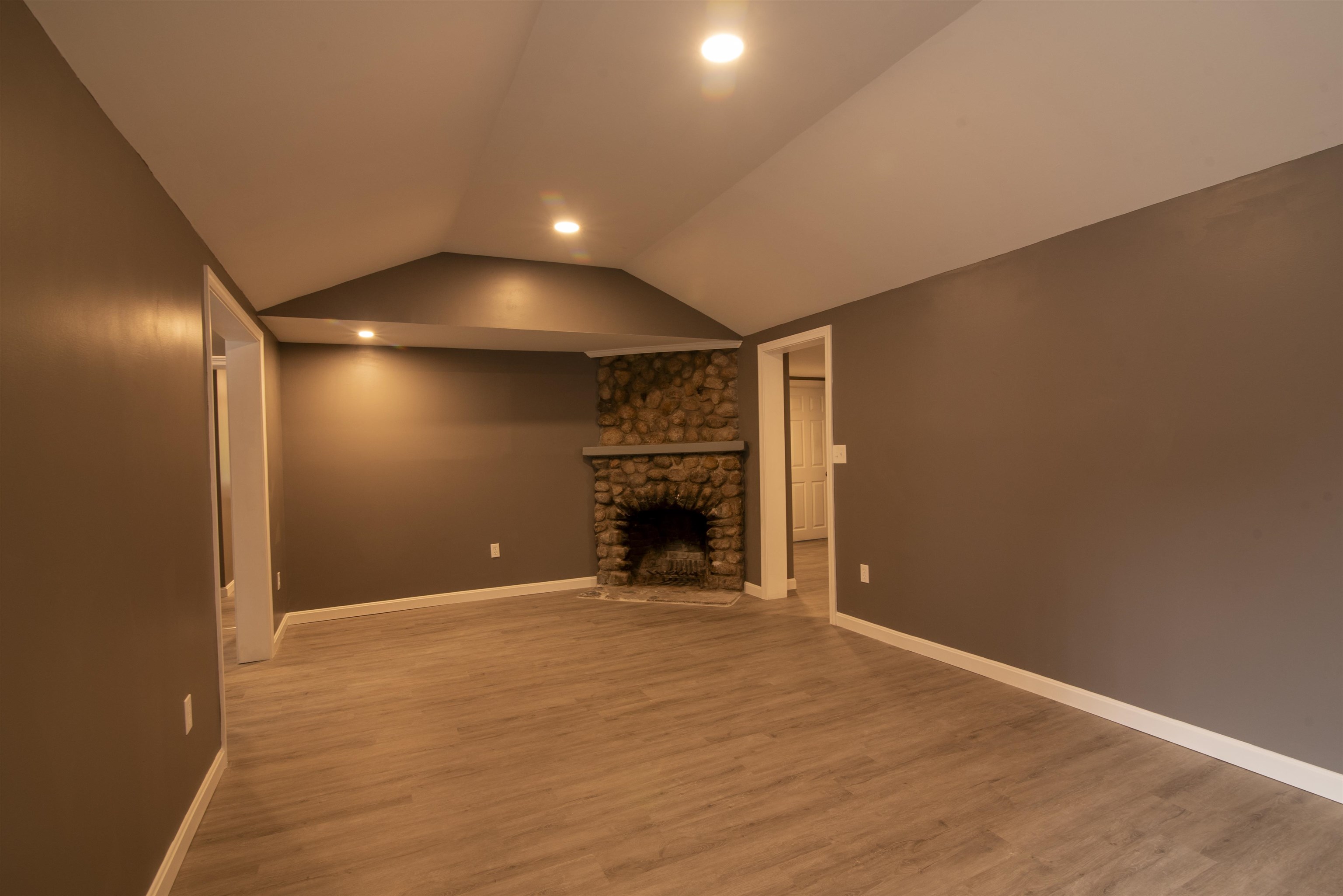 48 Sidetrack Road Conway, NH 03860 - Photo 5 of 18