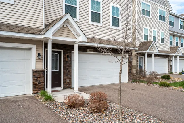 $2,850 | 17638 96th Place North, Maple Grove, MN 55311