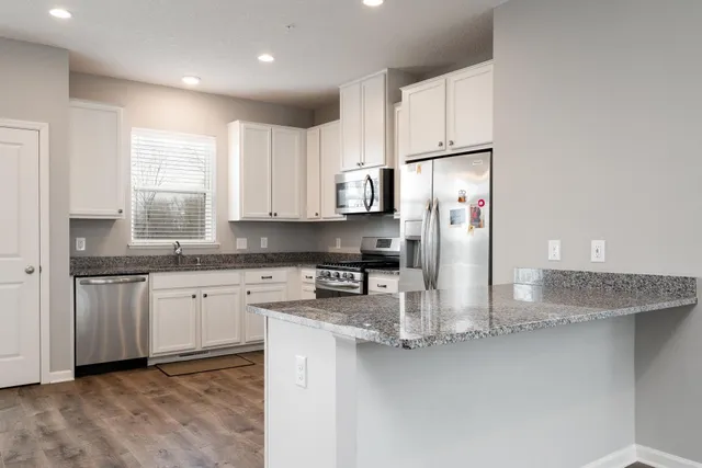 $2,850 | 17638 96th Place North, Maple Grove, MN 55311