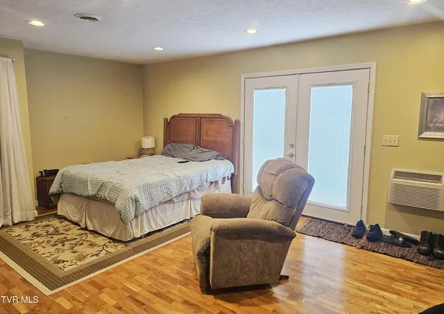 $398,500 | 305 Apple Drive Southeast, Wise, VA 24293