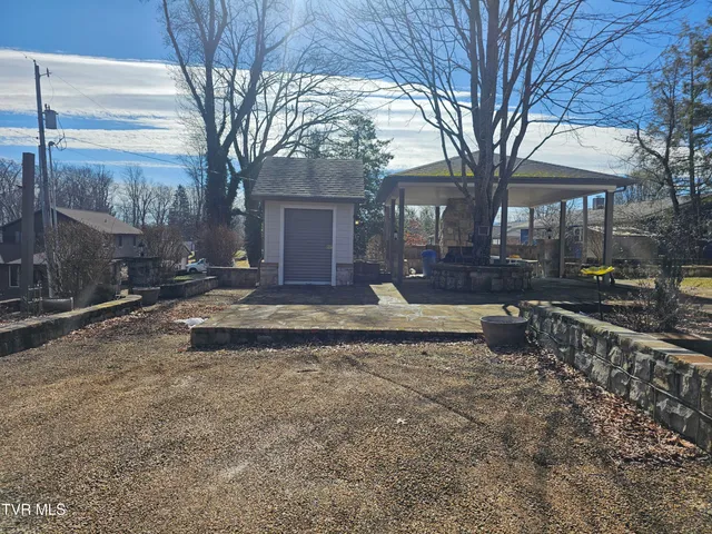 $398,500 | 305 Apple Drive Southeast, Wise, VA 24293