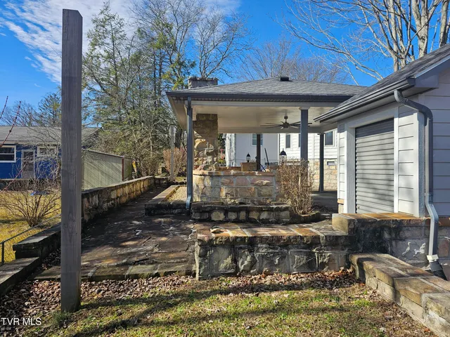 $398,500 | 305 Apple Drive Southeast, Wise, VA 24293