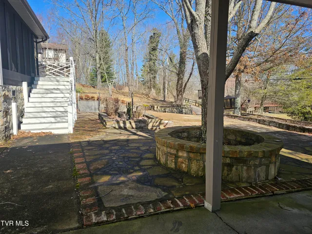 $398,500 | 305 Apple Drive Southeast, Wise, VA 24293