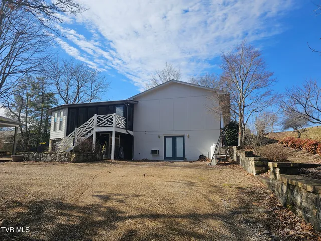 $398,500 | 305 Apple Drive Southeast, Wise, VA 24293