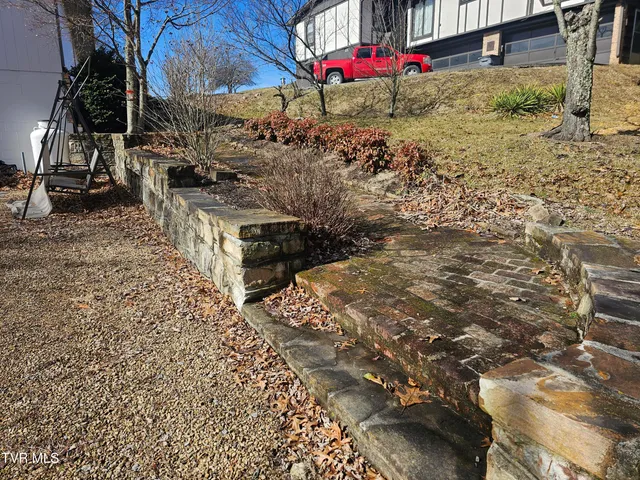 $398,500 | 305 Apple Drive Southeast, Wise, VA 24293