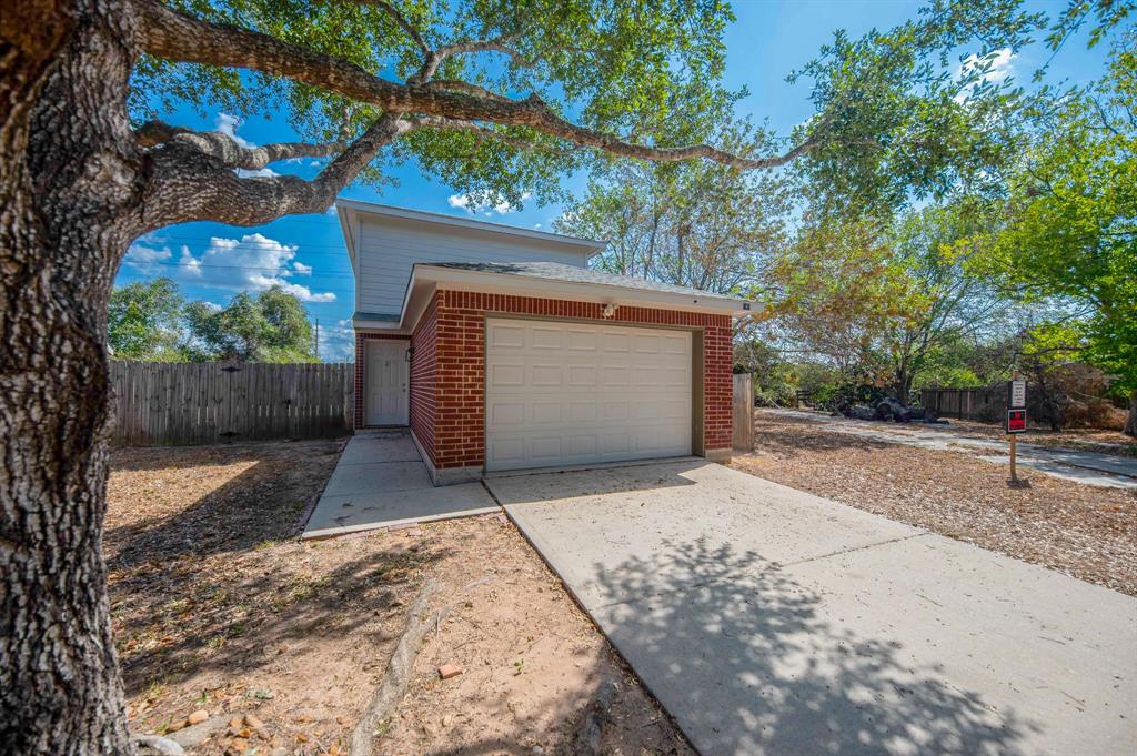 1631 Dove Run Brookshire, TX 77423 - Photo 1 of 32 Move-in ready! Beautiful 2 story home. Located in cul-de-sac. with only one adjacent neighboor. 2 car garage.