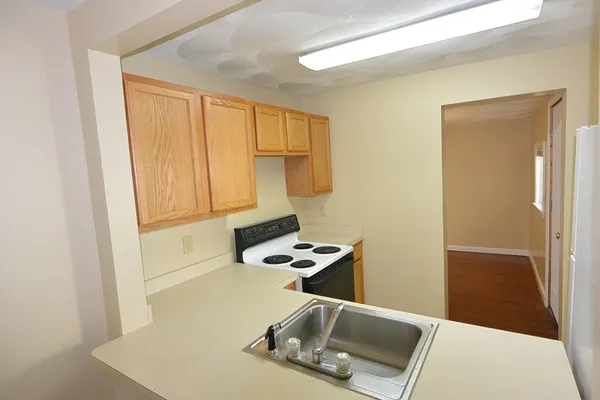 $1,995 | 152 Green Street, Unit 152, Clinton, MA 01510