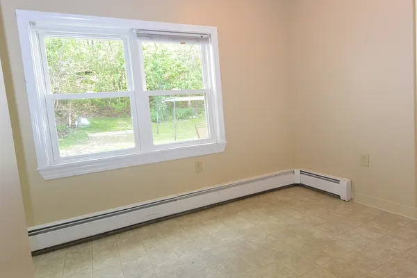 $1,995 | 152 Green Street, Unit 152, Clinton, MA 01510