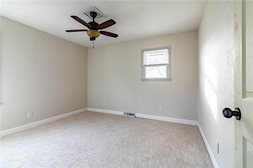 303 North Street Windsor, MO 65360 - Photo 16 of 25