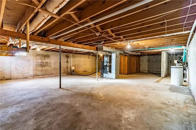 $165,000 | 303 North Street, Windsor, MO 65360