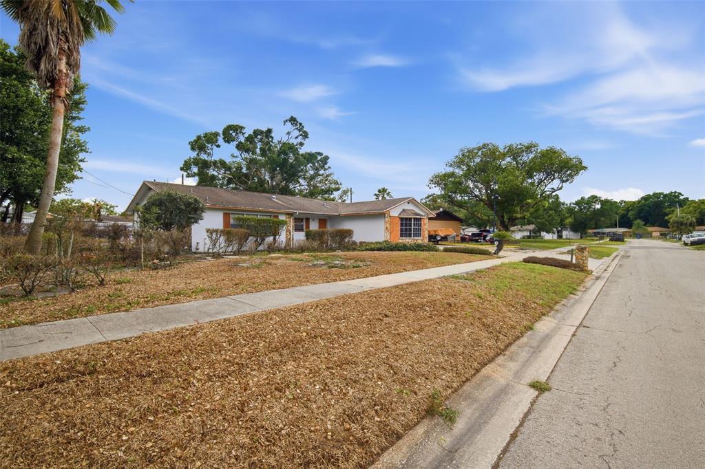 4449 Tarpon Drive Tampa, FL 33617 - Photo 34 of 36