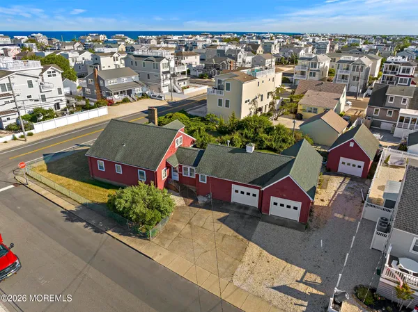 $3,599,000 | 20 West 33rd Street, Beach Haven, NJ 08008