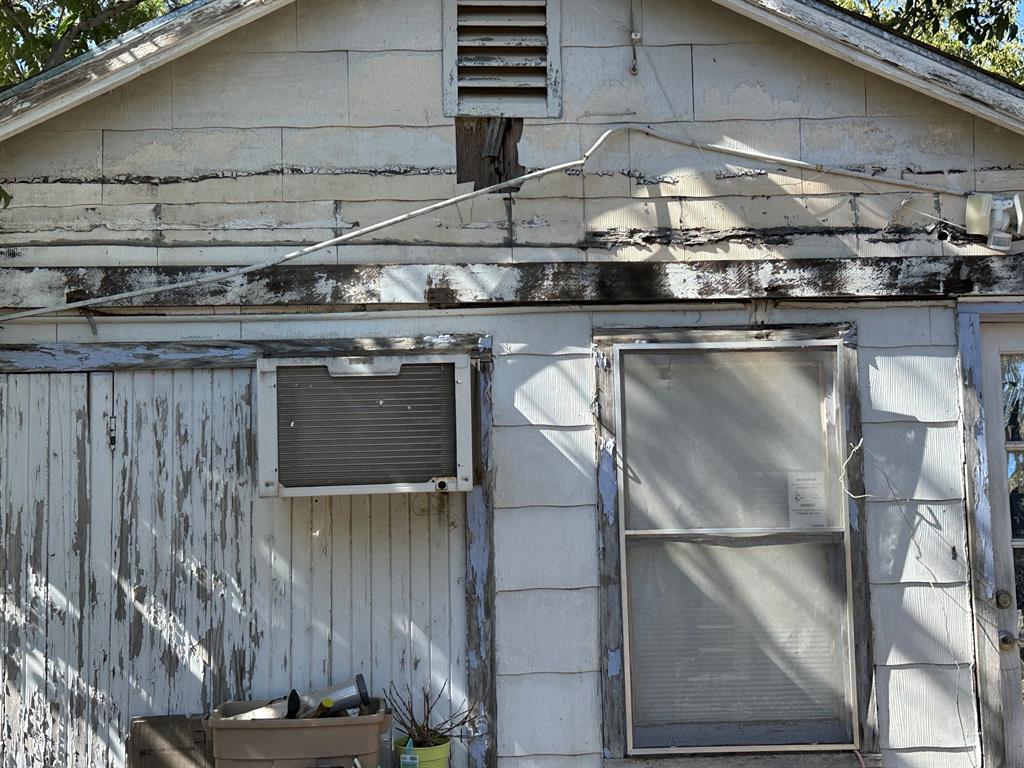 1502 Monroe Street Wichita Falls, TX 76309 - Photo 3 of 13 a close view of kitchen stove with granite counter top