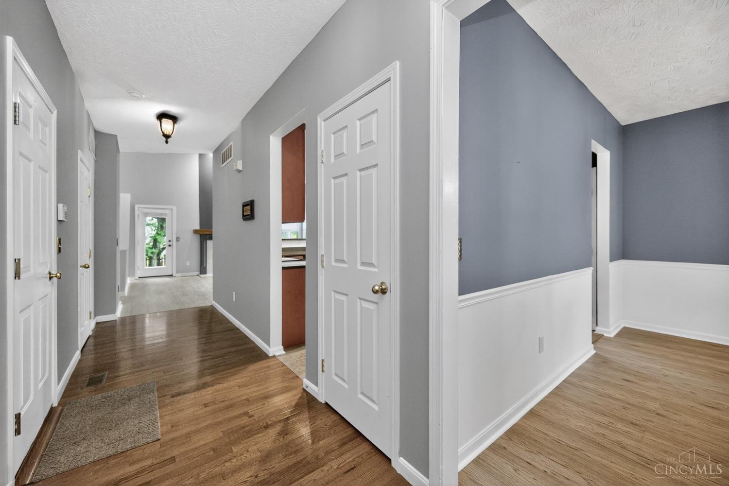 218 Heffron Circle Maineville, OH 45039 - Photo 6 of 59