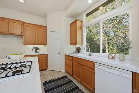 $879,000 | 366 Breeden Street, Santa Rosa, CA 95409