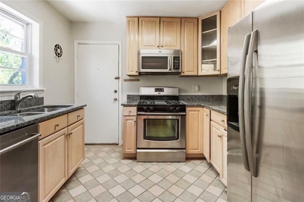 3660 Peachtree Road Northeast, Unit C2 Atlanta, GA 30319 - Photo 9 of 26