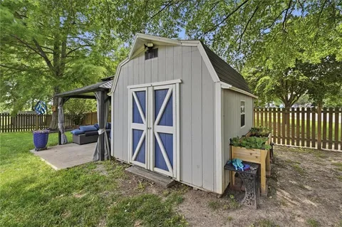$450,000 | 5900 Meadowsweet Lane, Shawnee, KS 66226
