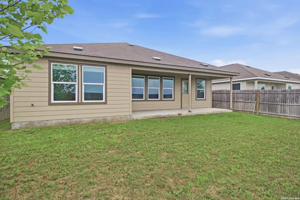 $1,995 | 345 Cordova Crossing, Seguin, TX 78155