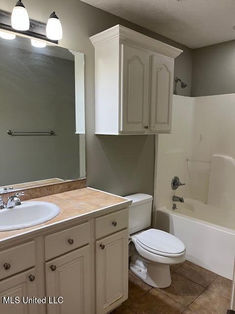 179 Blackstone Circle Brandon, MS 39047 - Photo 15 of 25 Hall bath