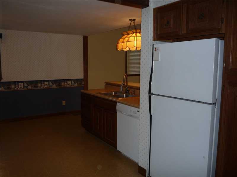 301 Radisson Road Brentwood, PA 15227 - Photo 8 of 24 Kitchen.