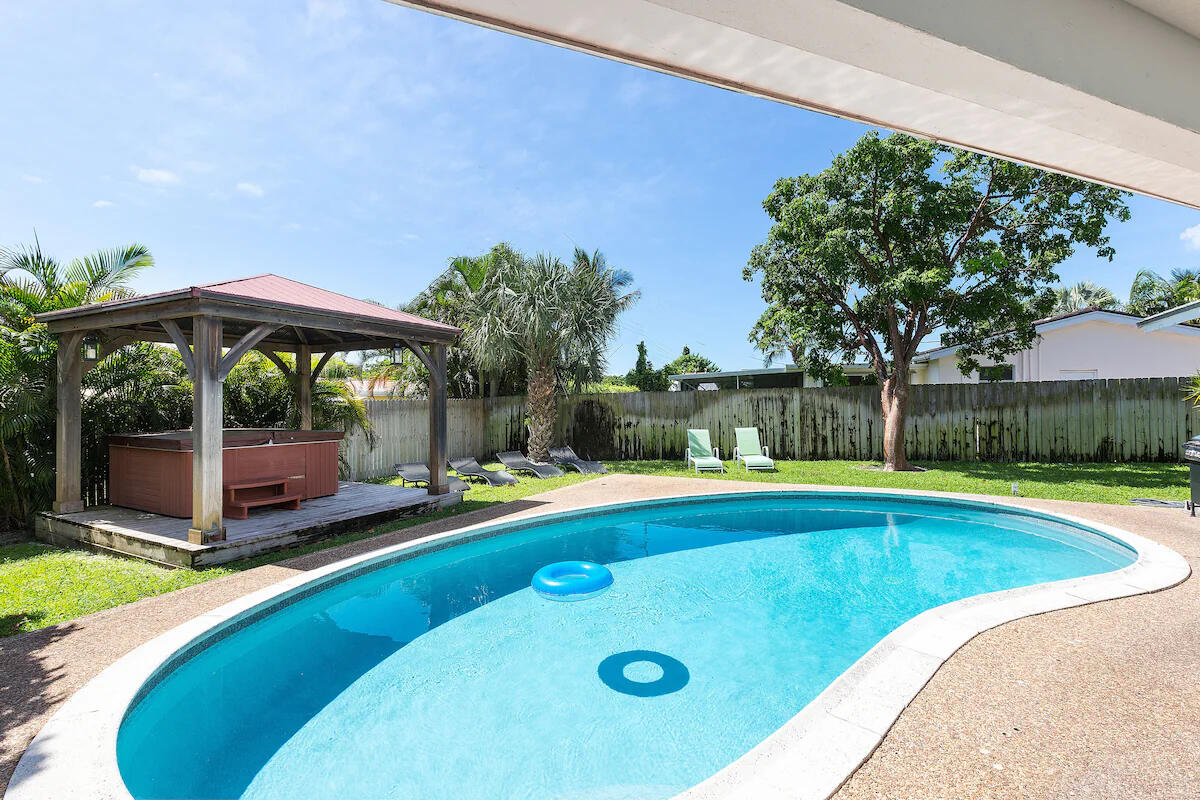 4348 Northwest 2nd Terrace Boca Raton, FL 33431 - Photo 27 of 35 0dbdc6a8