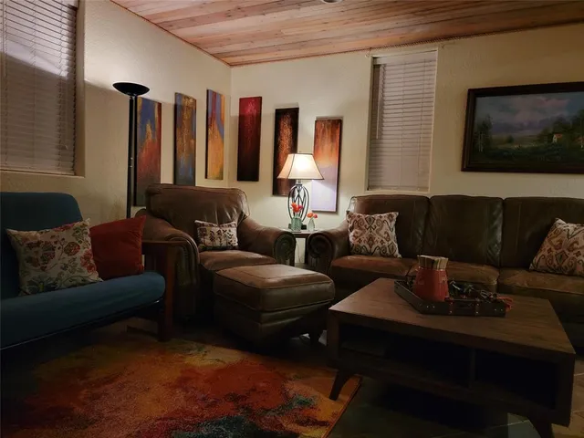 $2,500 | 2770-1125b 1125b, Cleburne, TX 76033