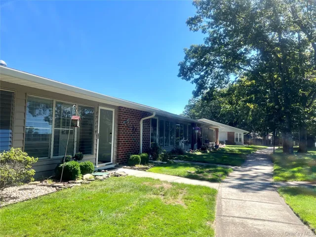 $249,000 | 171 B Ventry Court, Unit 171B, Ridge, NY 11961