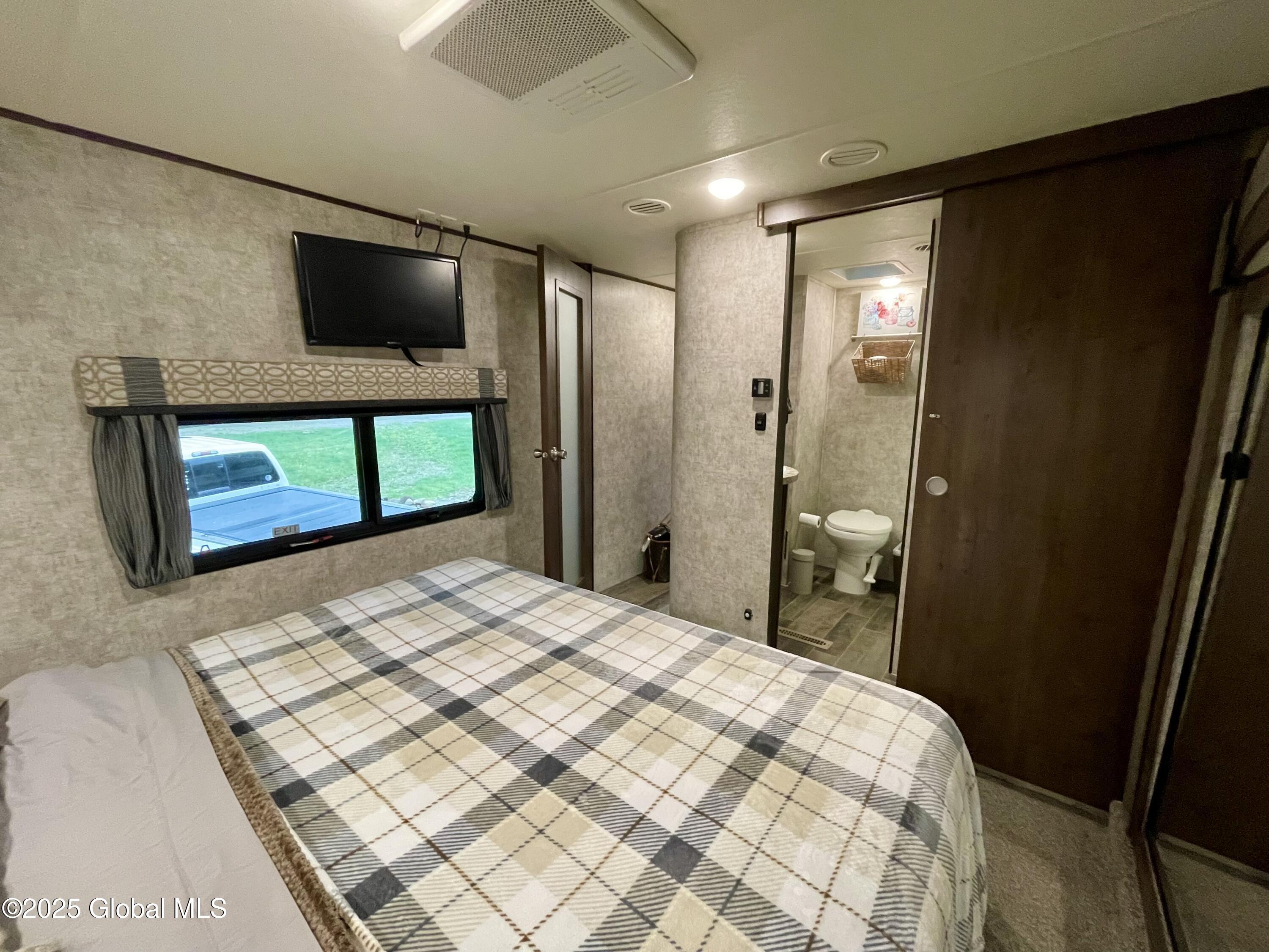 20 Smith Road Thurman, NY 12810 - Photo 8 of 38 IMG_5105