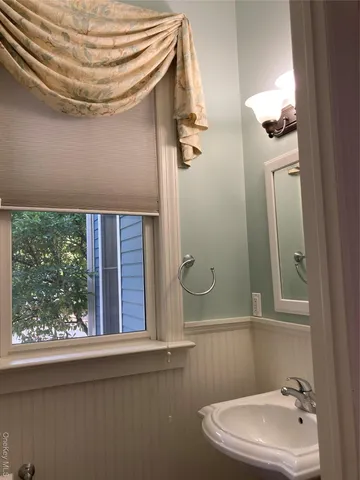 $985,000 | 11 Aske Street, Warwick, NY 10990