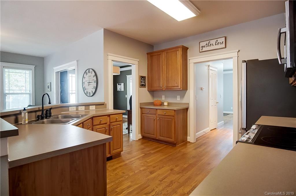 1055 Hunters Run Drive Tega Cay, SC 29708 - Photo 15 of 39 Gallery Image 15