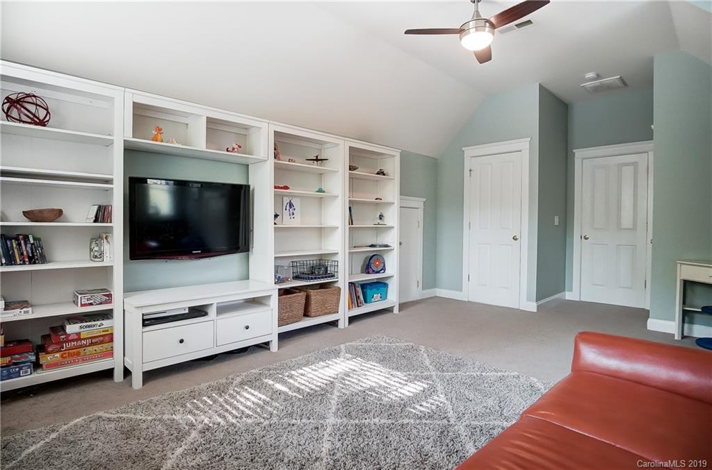 1055 Hunters Run Drive Tega Cay, SC 29708 - Photo 31 of 39 Gallery Image 31