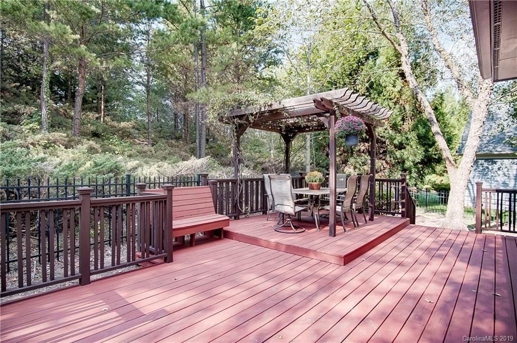 1055 Hunters Run Drive Tega Cay, SC 29708 - Photo 36 of 39 Gallery Image 36