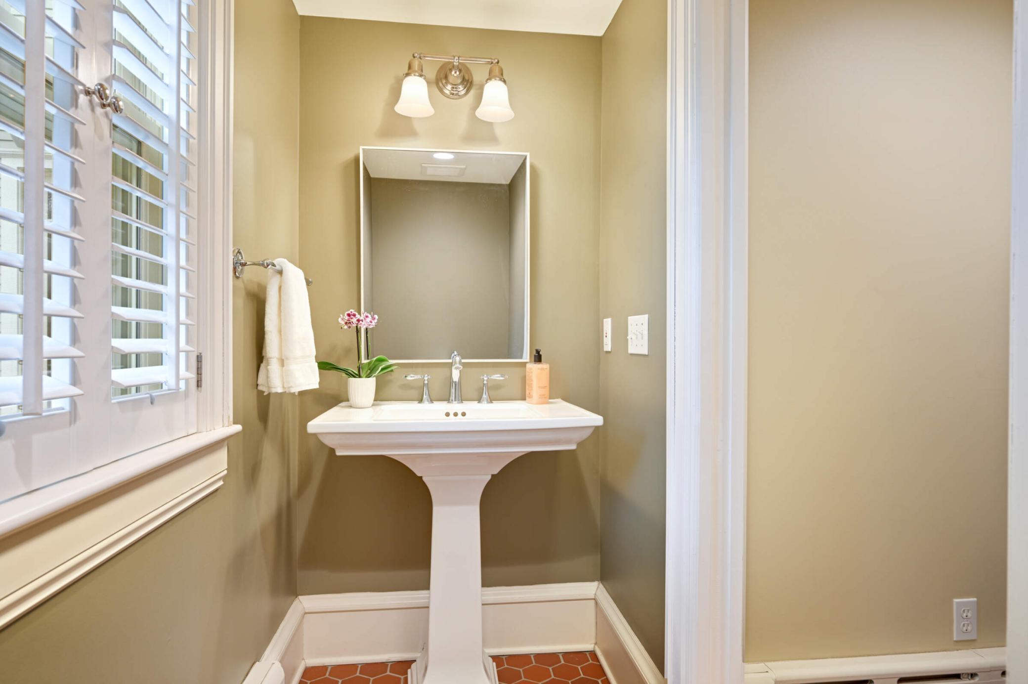 1776 Knox Avenue South Minneapolis, MN 55403 - Photo 11 of 19