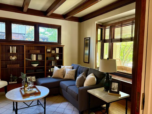 $10,000 | 1776 Knox Avenue South, Minneapolis, MN 55403