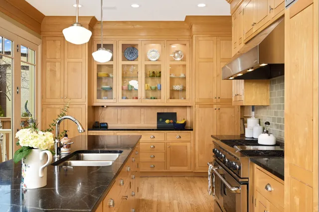 $10,000 | 1776 Knox Avenue South, Minneapolis, MN 55403