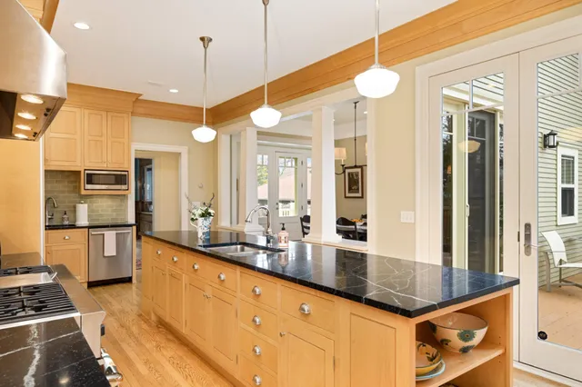 $10,000 | 1776 Knox Avenue South, Minneapolis, MN 55403