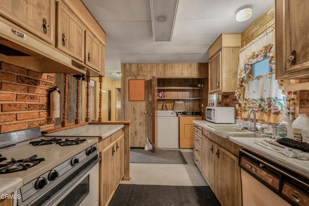 250 East Telegraph Road, Unit 1 Fillmore, CA 93015 - Photo 17 of 32 14