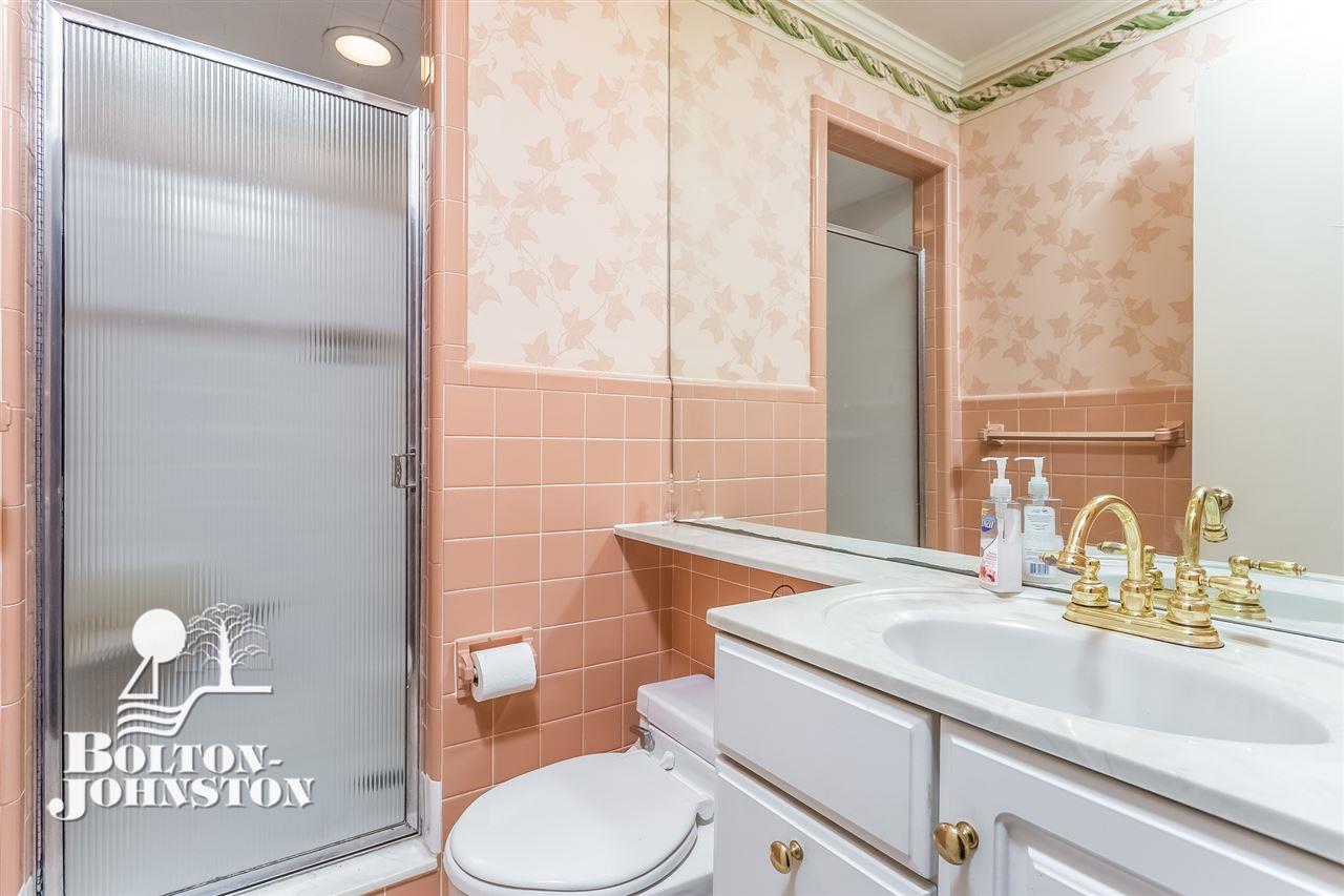 411 Barclay Road Grosse Pointe, MI 48236 - Photo 29 of 46 Bathroom