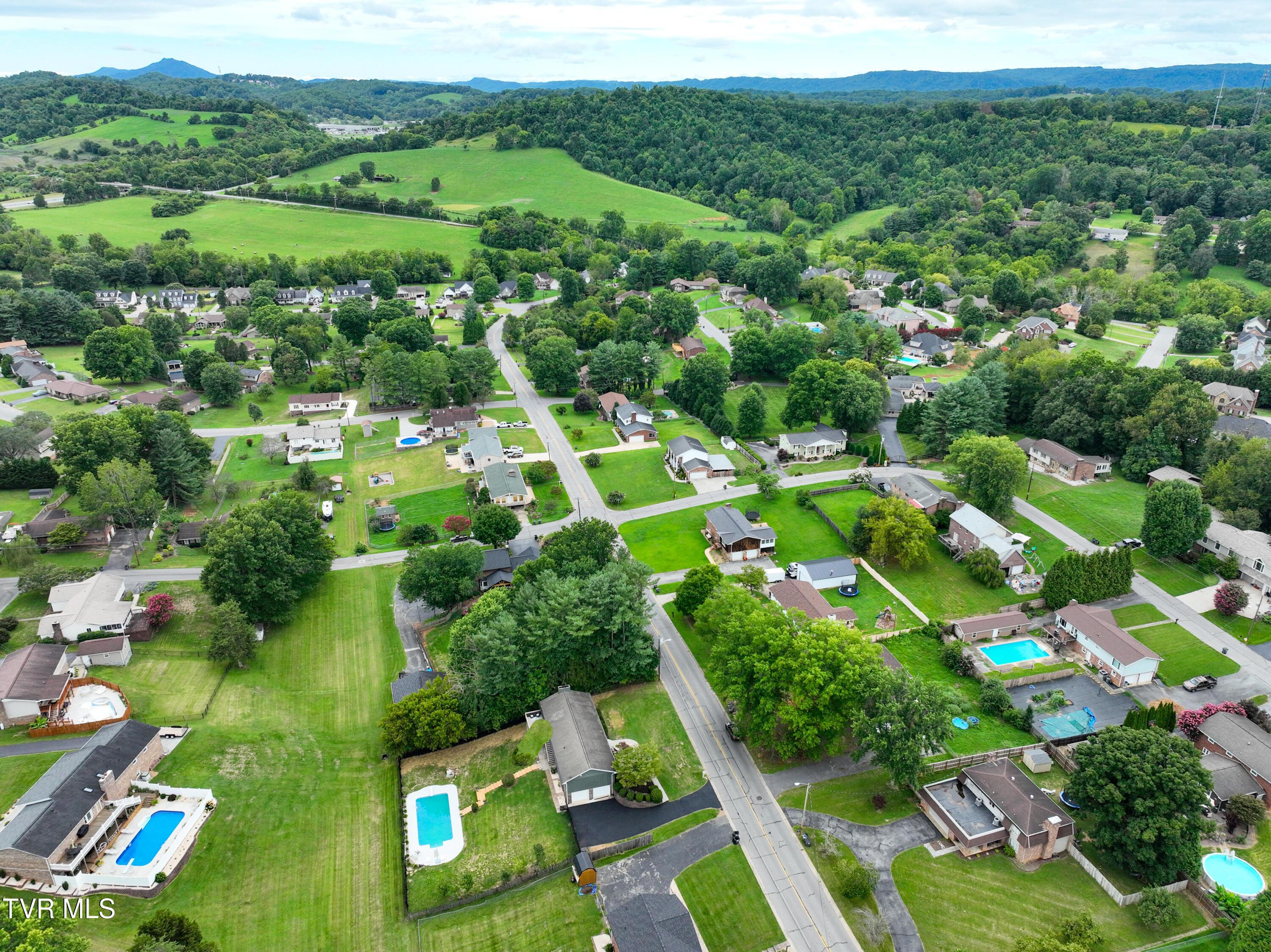 1109 Meadow Lane Kingsport, TN 37663 - Photo 54 of 54 KB Pool-5