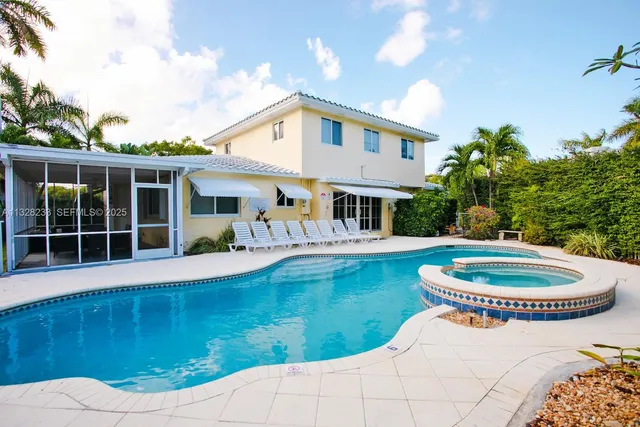 $9,000 | 809 South 17th Avenue, Hollywood, FL 33020