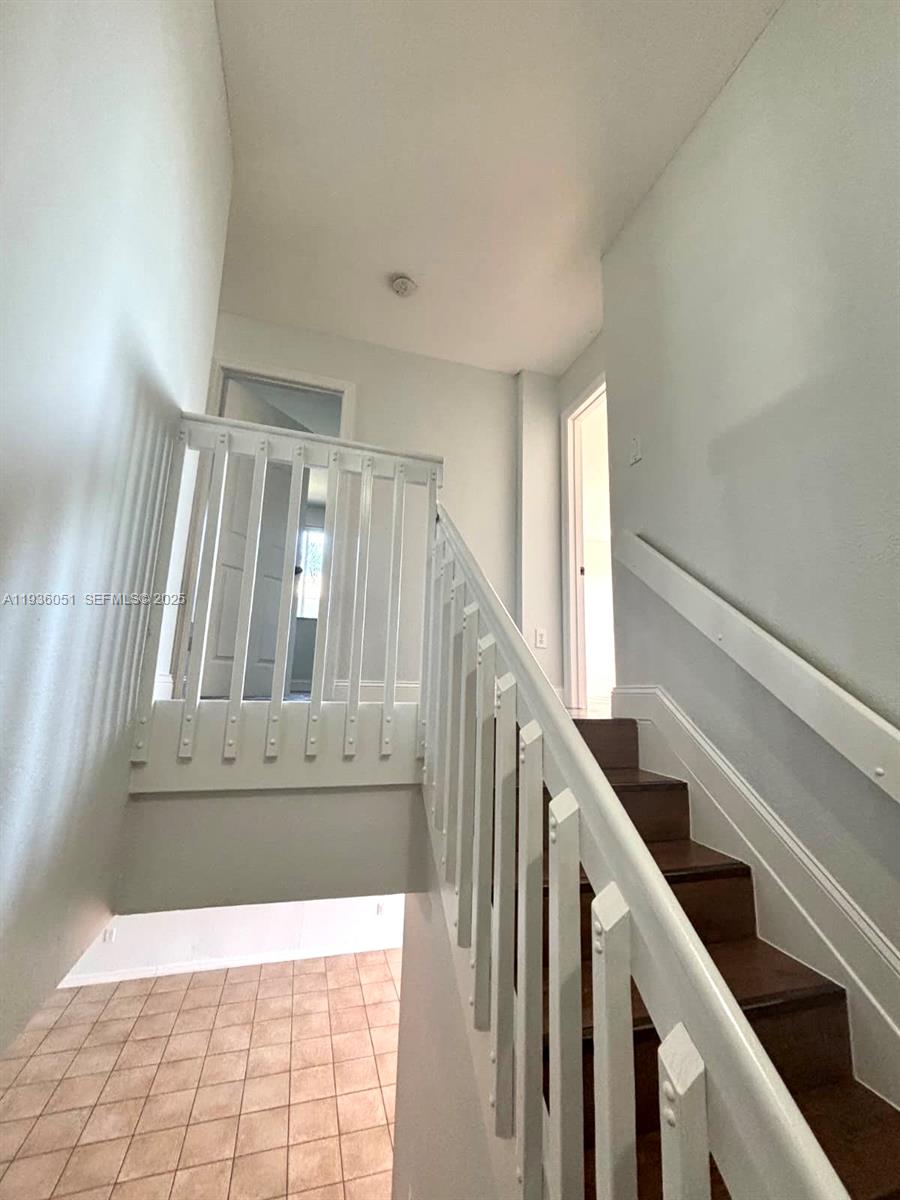 16276 Southwest 75th Street Miami, FL 33193 - Photo 11 of 38