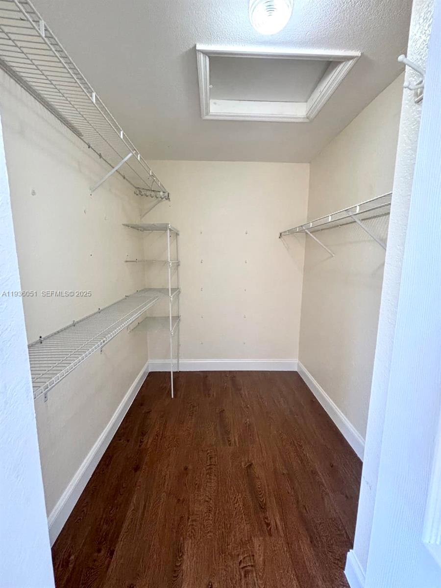 16276 Southwest 75th Street Miami, FL 33193 - Photo 13 of 38