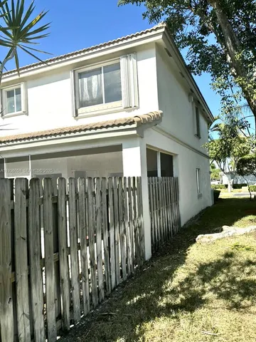 $3,200 | 16276 Southwest 75th Street, Miami, FL 33193