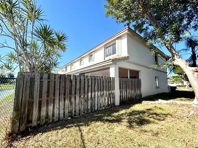 $3,200 | 16276 Southwest 75th Street, Miami, FL 33193