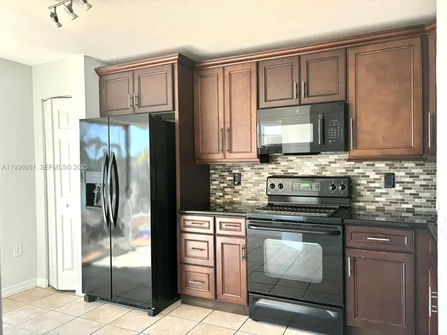 $3,200 | 16276 Southwest 75th Street, Miami, FL 33193