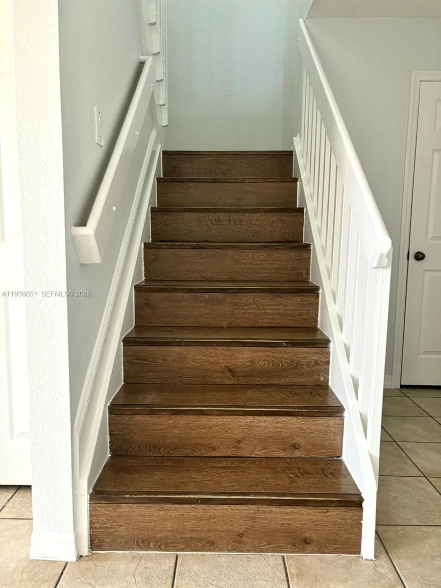 16276 Southwest 75th Street Miami, FL 33193 - Photo 10 of 38