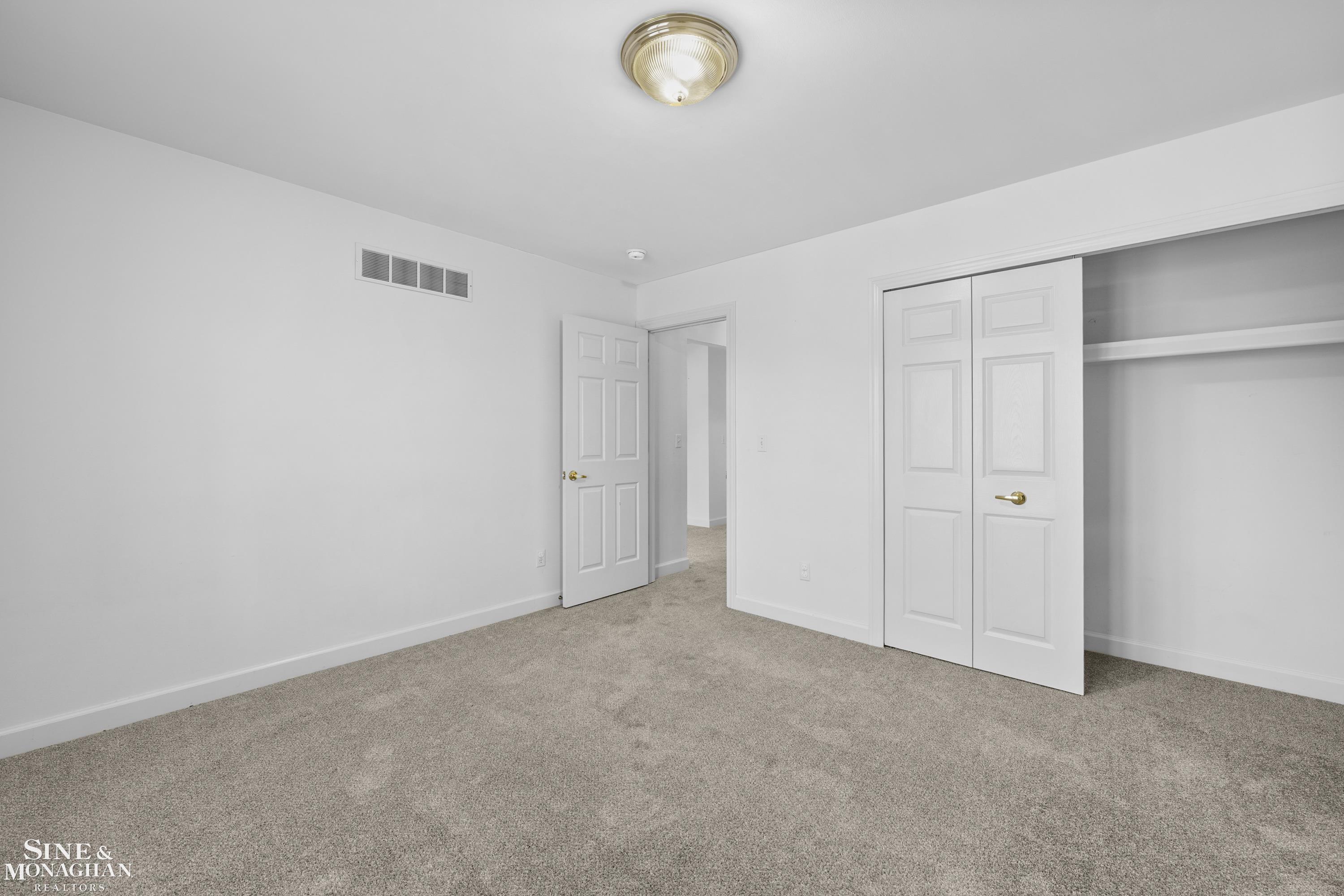 904 Trombley Road Grosse Pointe, MI 48230 - Photo 16 of 27